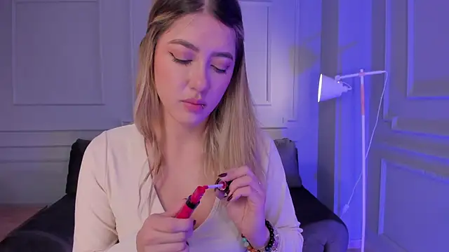 EveBensonX online show from 02.06.25