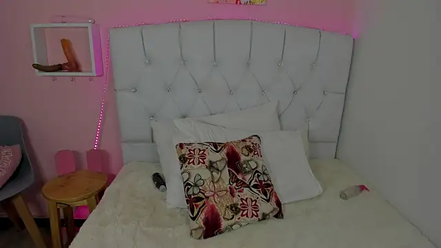 18candys online show from 02.13.25