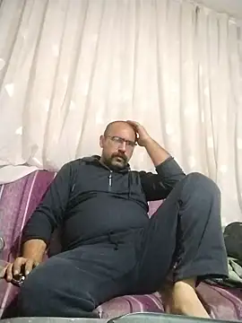 masculine bear daddy online show from 12.18.25