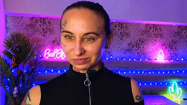 Cool Freak  online show from 12.20.24