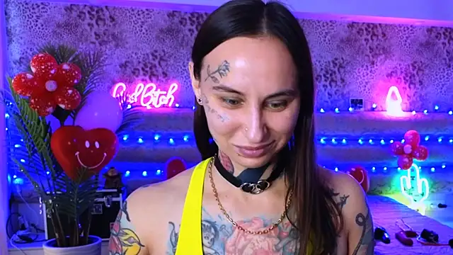 Cool Freak  online show from 02.14.25