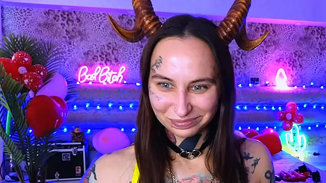 Cool Freak  online show from 02.15.25