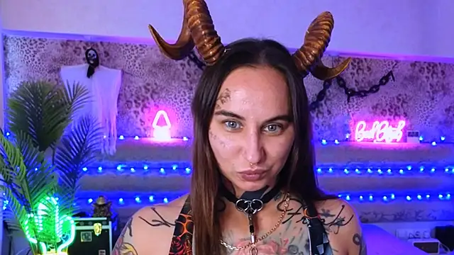 Cool Freak  online show from 09.21.25