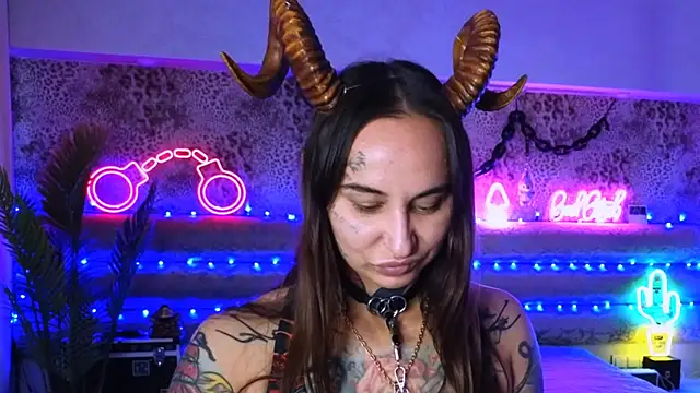 Cool Freak  online show from 09.27.25