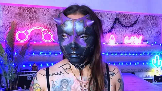 Cool Freak  online show from 10.04.25