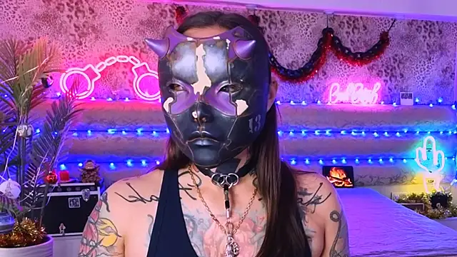 Cool Freak  online show from 11.22.25