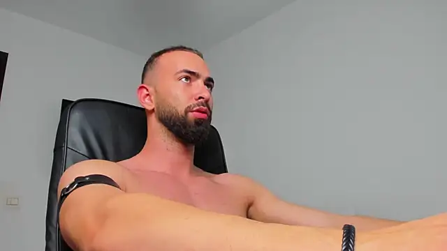 Snapshot of MichaelMasterss chatting on 12.13.24 MichaelMasterss online show from 12.13.24