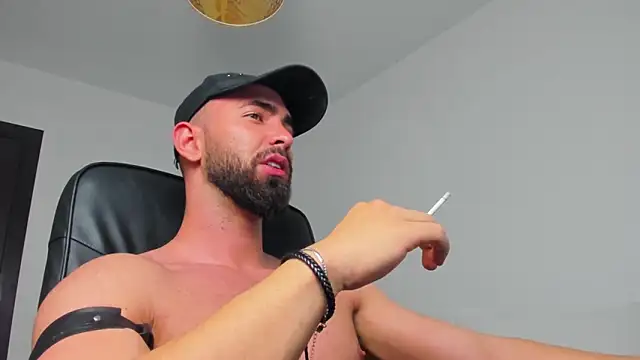 Snapshot of MichaelMasterss chatting on 12.17.24 MichaelMasterss online show from 12.17.24