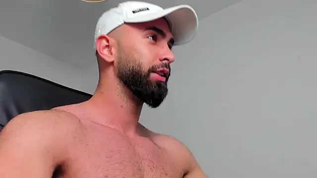 Snapshot of MichaelMasterss chatting on 12.23.24 MichaelMasterss online show from 12.23.24