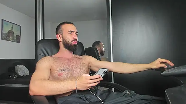 Snapshot of MichaelMasterss chatting on 02.11.25 MichaelMasterss online show from 02.11.25