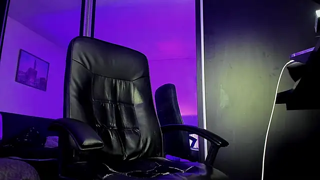 Snapshot of MichaelMasterss chatting on 02.24.25 MichaelMasterss online show from 02.24.25