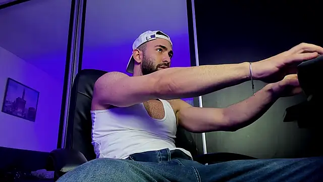 Snapshot of MichaelMasterss chatting on 02.28.25 MichaelMasterss online show from 02.28.25