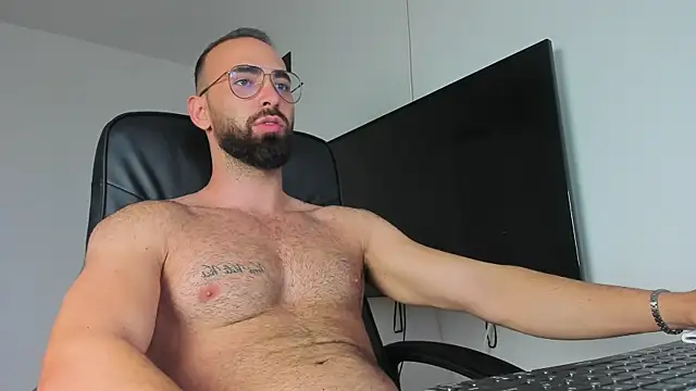 Snapshot of MichaelMasterss chatting on 09.17.25 MichaelMasterss online show from 09.17.25