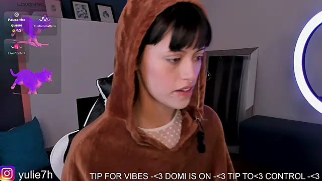  Jessy Moon  online show from 12.21.25