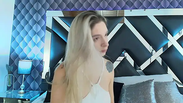 Snapshot of victoriaa_lee_ chatting on 01.22.25 victoriaa lee online show from 01.22.25