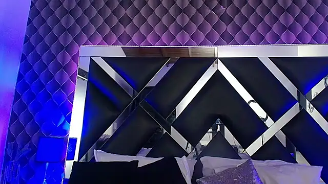 Snapshot of victoriaa_lee_ chatting on 11.08.25 victoriaa lee online show from 11.08.25