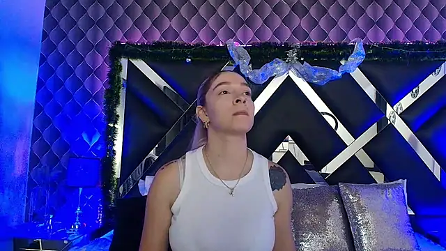 victoriaa lee  online show from 12.15.25