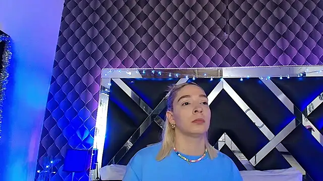 victoriaa lee  online show from 02.26.26