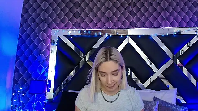 victoriaa lee  online show from 03.21.26