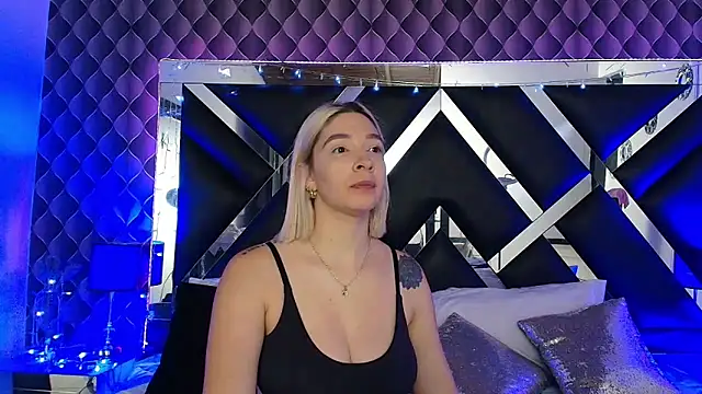 victoriaa lee  online show from 03.31.26