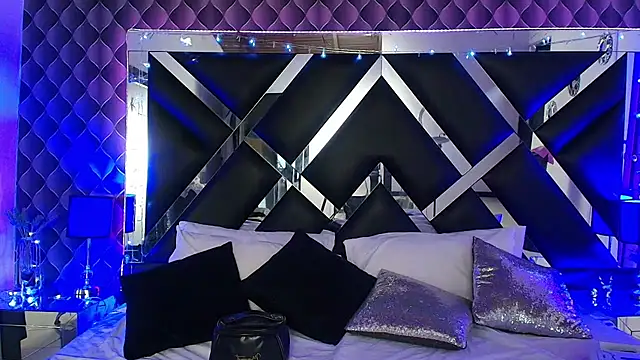 victoriaa lee  online show from 04.16.26