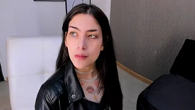 Alexa Thaylor  online show from 12.04.25