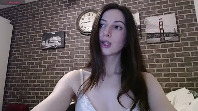 Snapshot of _Hot_Lady_ chatting on 02.16.25 Hot Lady online show from 02.16.25