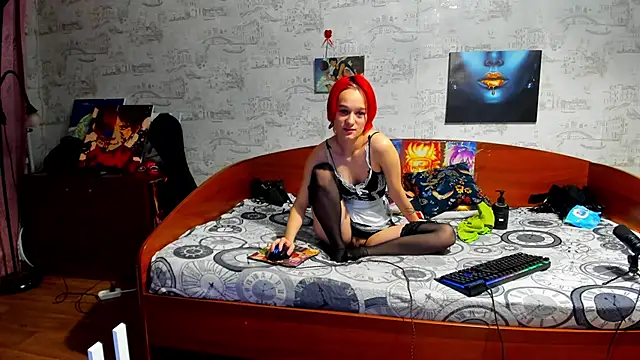 Snapshot of KagamiTayga chatting on 02.15.26 KagamiTayga online show from 02.15.26