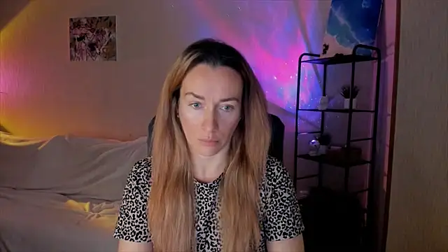 RebeccaMartinez online show from 12.04.25