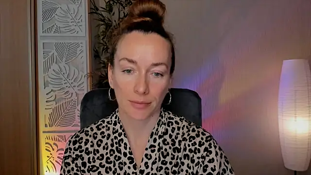 Snapshot of RebeccaMartinez chatting on 04.27.26 RebeccaMartinez online show from 04.27.26