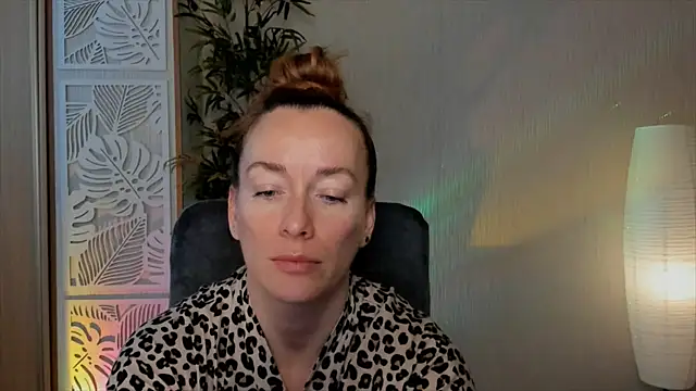 Snapshot of RebeccaMartinez chatting on 04.28.26 RebeccaMartinez online show from 04.28.26