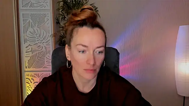 Snapshot of RebeccaMartinez chatting on 05.01.26 RebeccaMartinez online show from 05.01.26