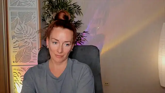 Snapshot of RebeccaMartinez chatting on 05.22.26 RebeccaMartinez online show from 05.22.26