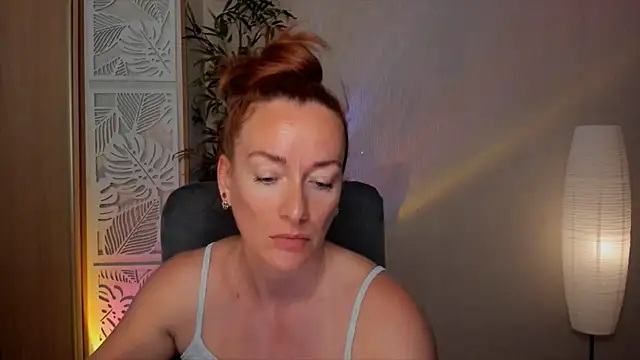 Snapshot of RebeccaMartinez chatting on 05.27.26 RebeccaMartinez online show from 05.27.26