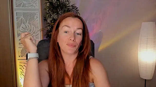 Snapshot of RebeccaMartinez chatting on 05.28.26 RebeccaMartinez online show from 05.28.26