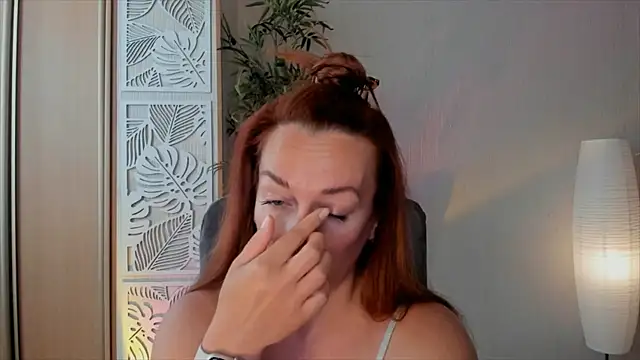 Snapshot of RebeccaMartinez chatting on 05.29.26 RebeccaMartinez online show from 05.29.26