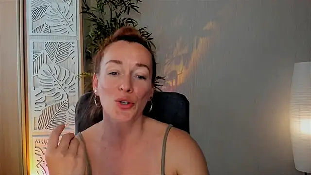Snapshot of RebeccaMartinez chatting on 06.07.26 RebeccaMartinez online show from 06.07.26