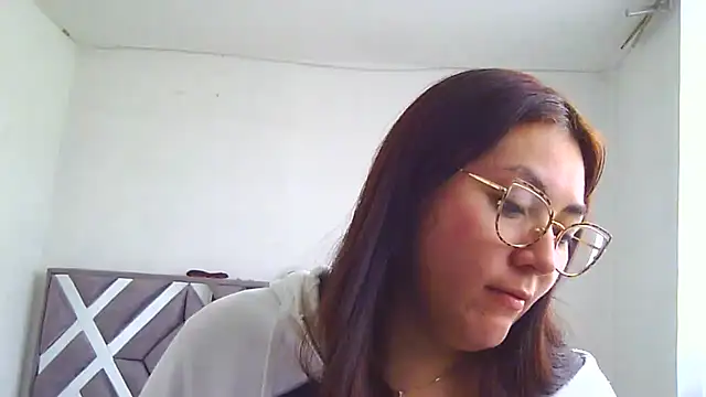 katha steele  online show from 01.08.25