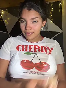 Snapshot of emilyharber chatting on 10.17.25 emilyharber online show from 10.17.25