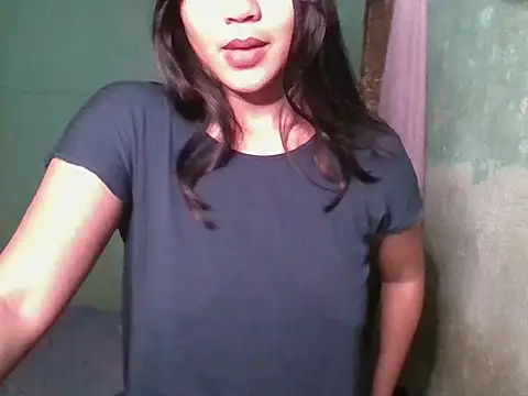 Snapshot of _smiling4u_ chatting on 12.05.25 smiling4u online show from 12.05.25