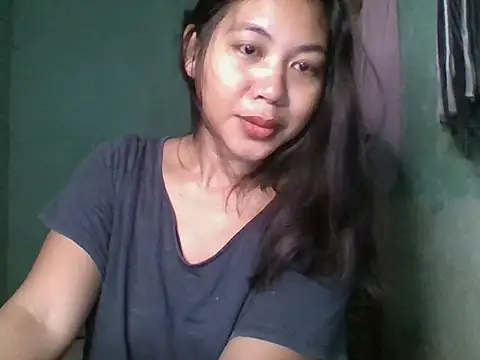 Snapshot of _smiling4u_ chatting on 12.18.25 smiling4u online show from 12.18.25