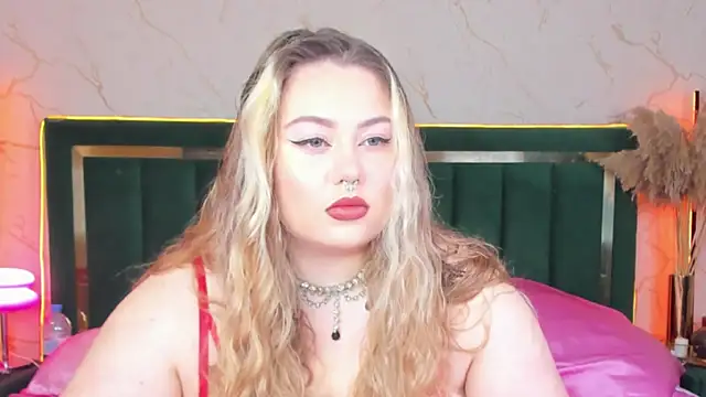 Snapshot of rosal1a chatting on 07.14.26 rosal1a online show from 07.14.26