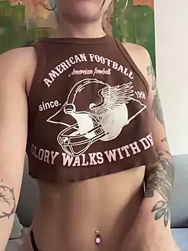 LittleBabyCat22 online show from 12.21.25