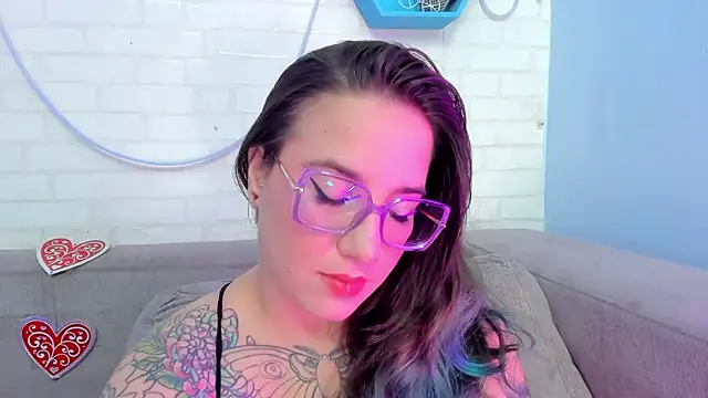 DEVA BLUE  online show from 02.18.25