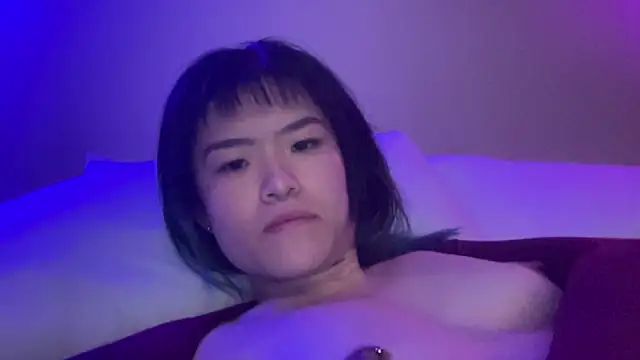 Snapshot of forbiddenfruitcake chatting on 02.25.25 forbiddenfruitcake online show from 02.25.25