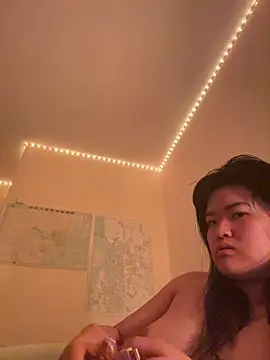 Snapshot of forbiddenfruitcake chatting on 05.19.26 forbiddenfruitcake online show from 05.19.26