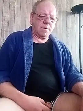 Kuschelb online show from 04.17.26