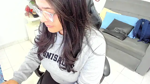 BellaFlaming online show from 02.21.25