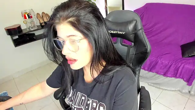 Snapshot of BellaFlaming chatting on 02.21.26 BellaFlaming online show from 02.21.26