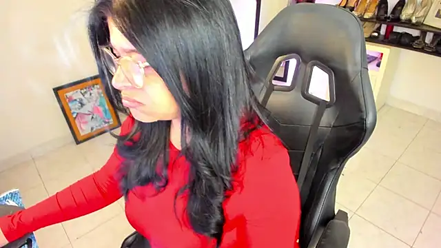 BellaFlaming online show from 04.10.26